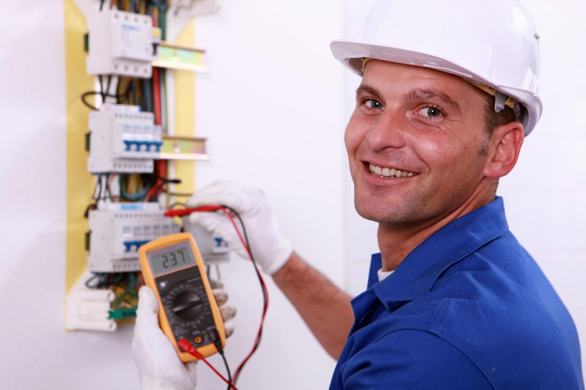 Notfallhilfe vom Elektriker Notdienst in der Nähe für sichere Elektroinstallationen