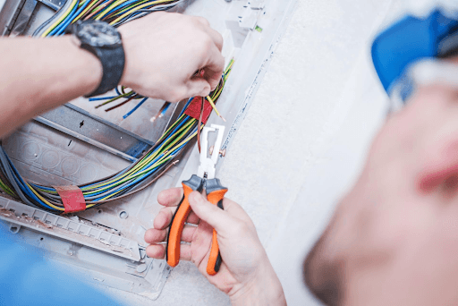 Warum der Job als Elektriker dir eine stabile und gut bezahlte Karriere ermöglicht
