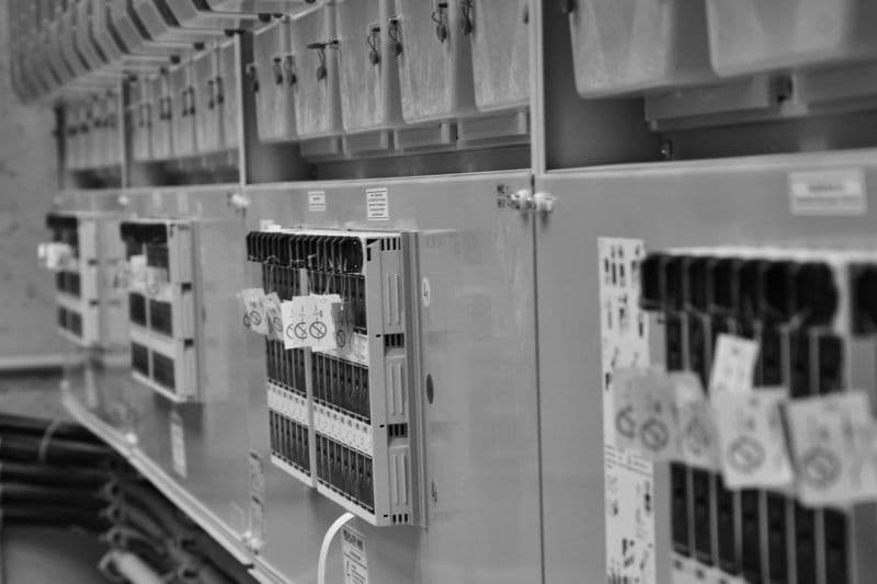 Wie oft sollte eine Prüfung ortsveränderlicher elektrischer Betriebsmittel durchgeführt werden?
