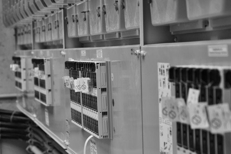 Wie oft sollte eine Prüfung ortsveränderlicher elektrischer Betriebsmittel durchgeführt werden?