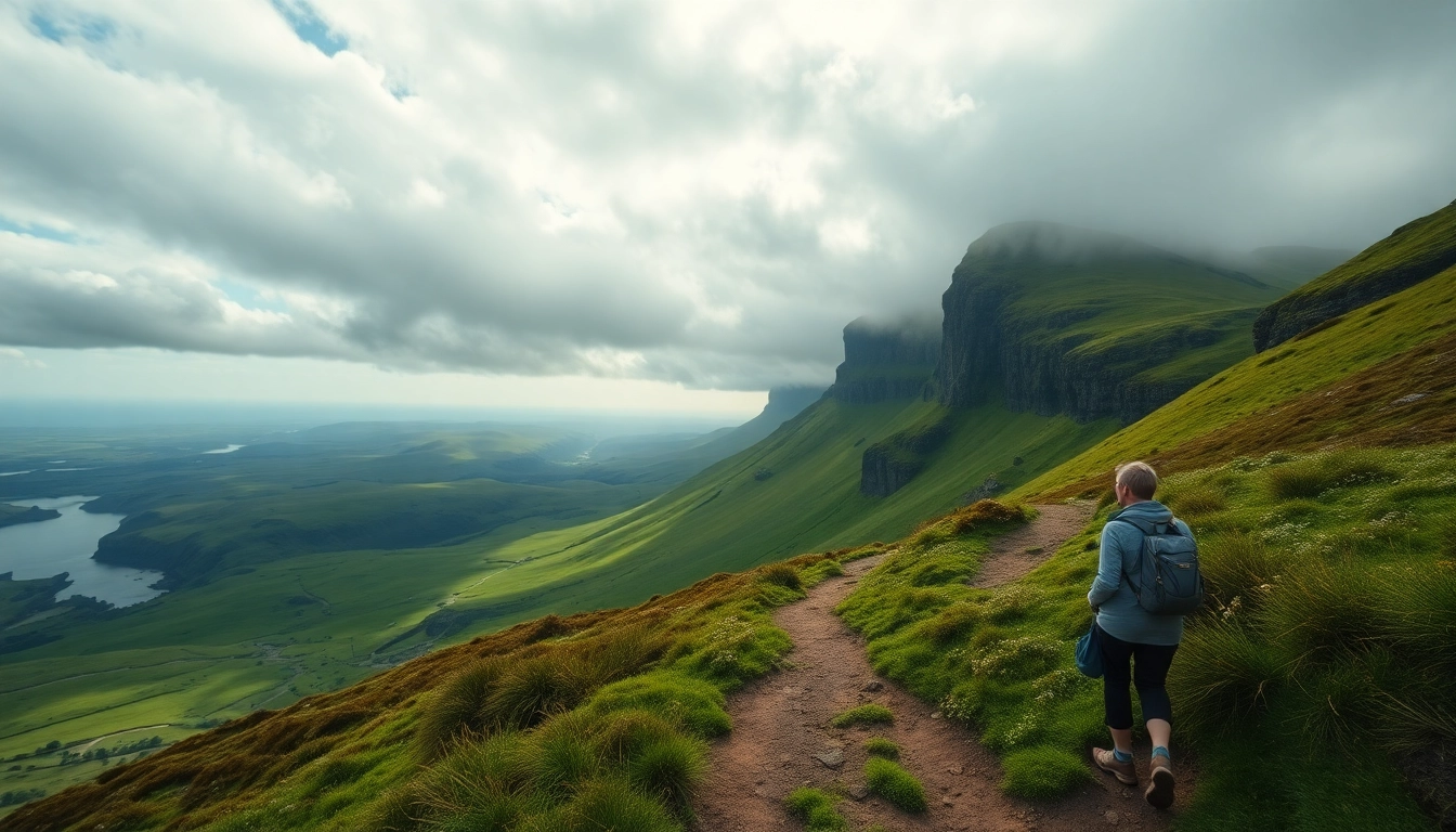 Irland wandern auf malerischen Wanderwegen durch grüne Landschaften erkunden